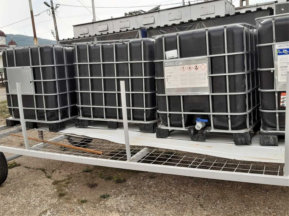 Bazin/cub plastic negru  1000 l cu suport