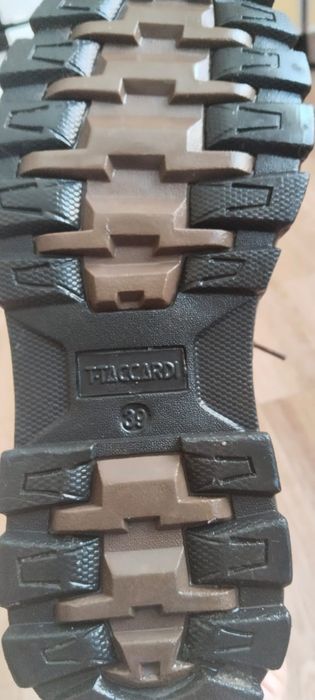 Продам мужские зимние ботинки