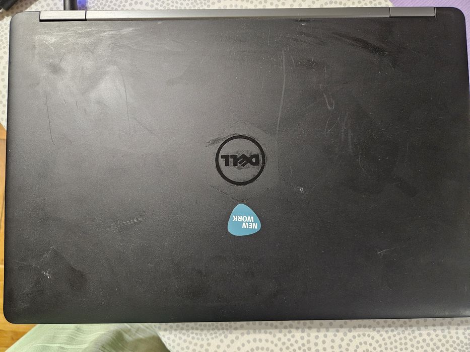 Лаптоп Dell 15.6" – Intel Core i7 / 16GB RAM / SSD / AMD Radeon