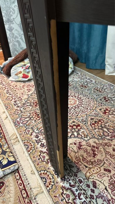 продаю стол деревянный