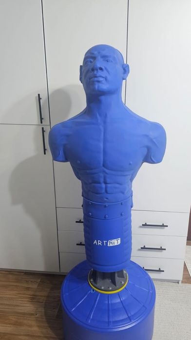 Герман , боксёрская груша