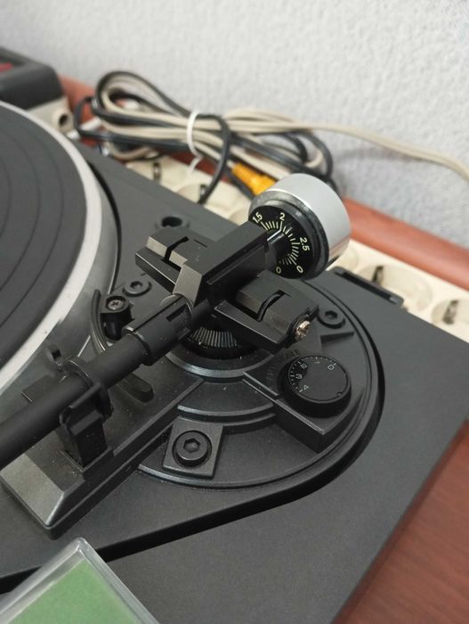 ONKYO проигрыватель винил дисков.