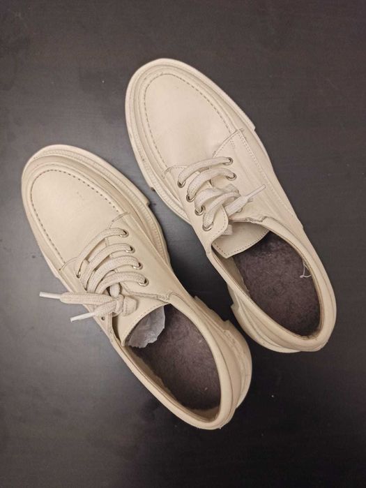 Туфли белые кожаные 39 размер