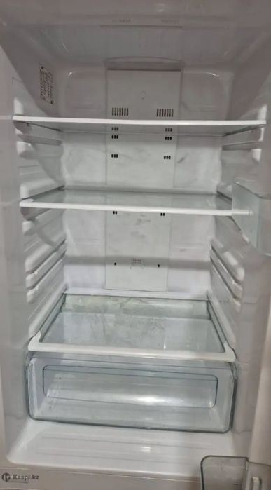 Продам холодильник samsung. 35000. Торг.