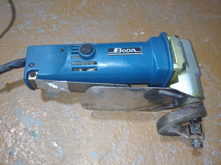 Электрический ножницы по металлу