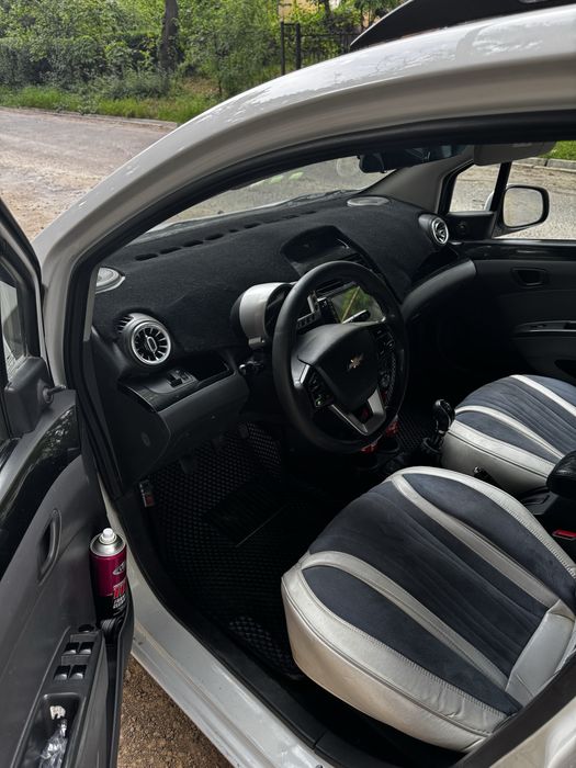 2015. Spark sotiladi 2 paz