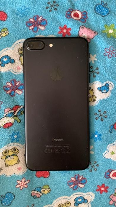 Айфон 7+ в хорошем состоянии