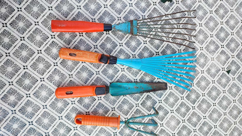 Scule metalica pentu gradina