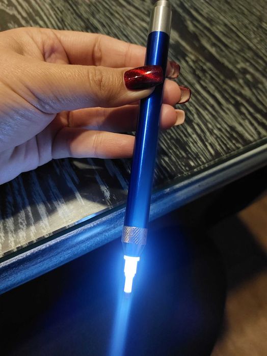 "Писалка" за диамантени гоблени с лед светлина