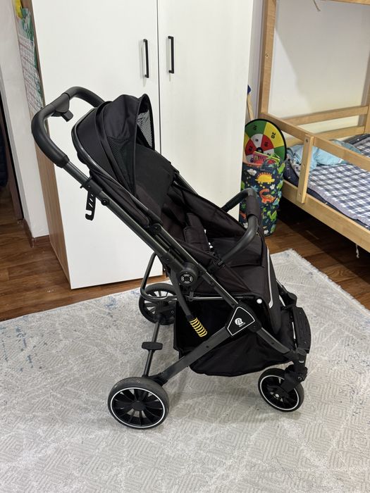 Продам коляска прогулочная легкая
