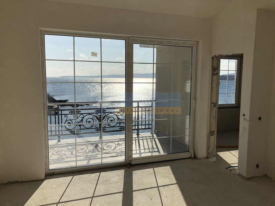 Продава се Къща в Созопол - 450 кв.м за 1667 €/кв.м - Снимка #11