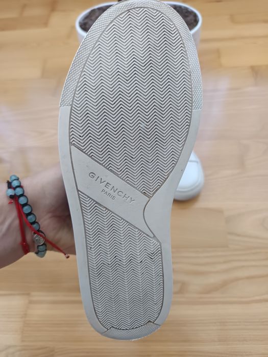 Vând adidași Givenchy  37