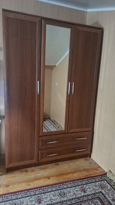 Шкаф и шифоновое