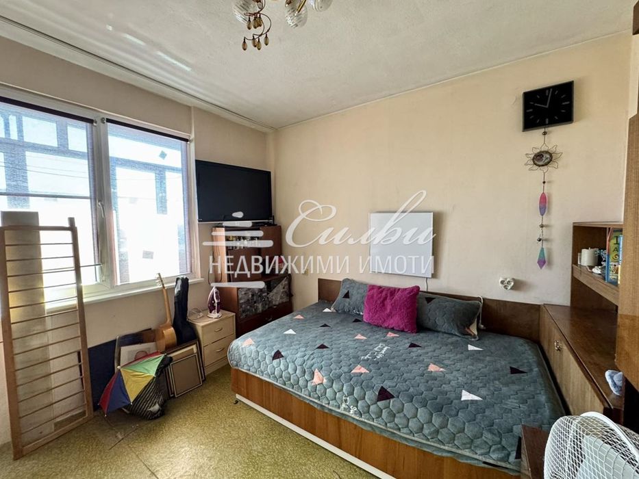 Продава се Тристаен апартамент в Шумен, Добруджански - 75 кв.м за 918 €/кв.м - Снимка #3