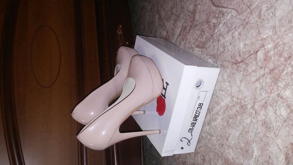 Срочно продам туфли