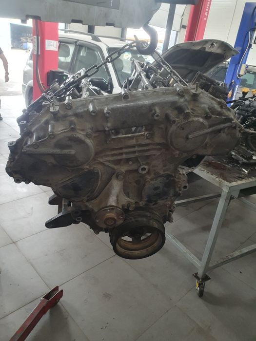 Продам двс на fx35