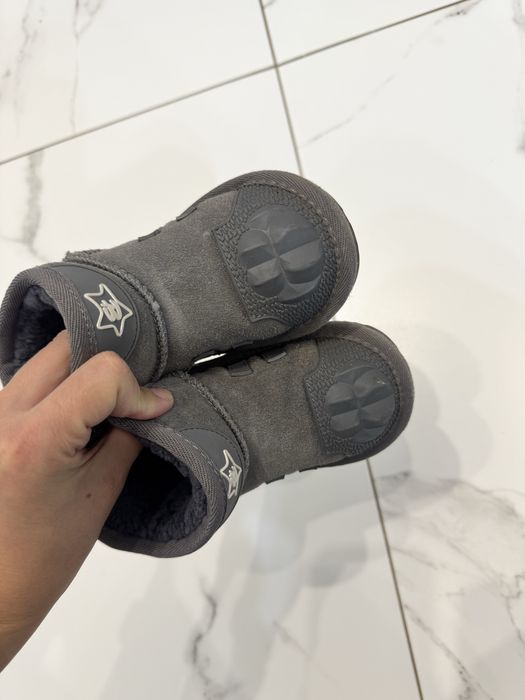 Продам зимние угги