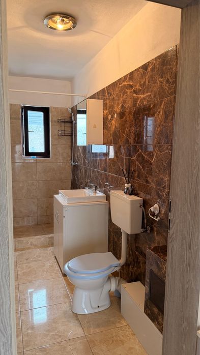 Inchiriez garsoniera