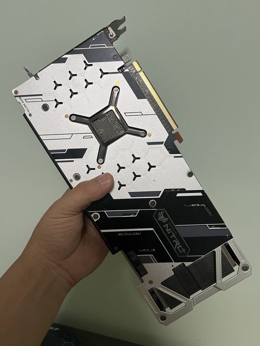 Sapphire Nirto+ RX 5700 XT 8gb идеал