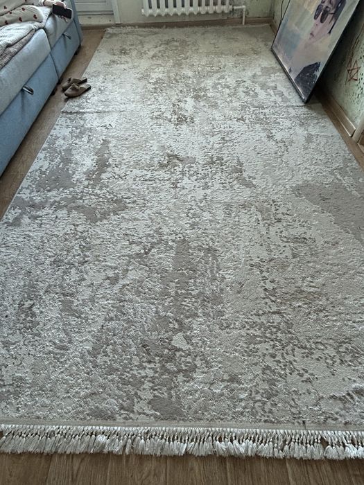 Продам ковер размер 2/4