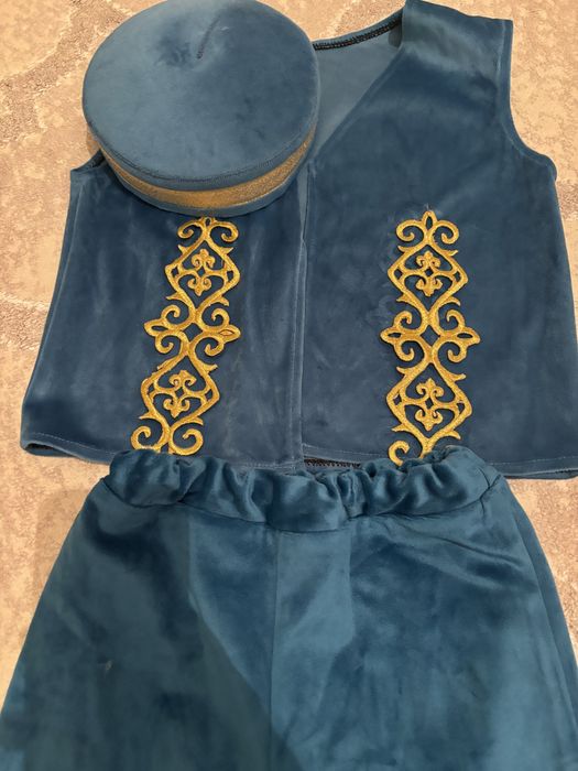 Ұлдарға арналған ұлттық киім сатылады