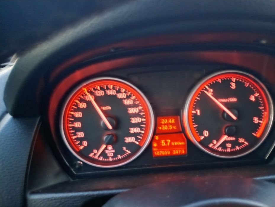 BMW X1 2011 — imagine 4
