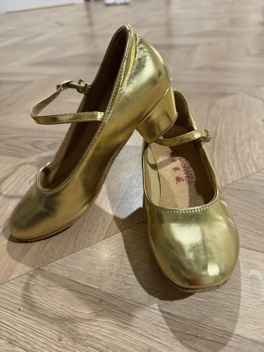 Туфли для народных танцев