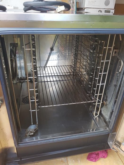 Конвектомат Zanussi easy Plus