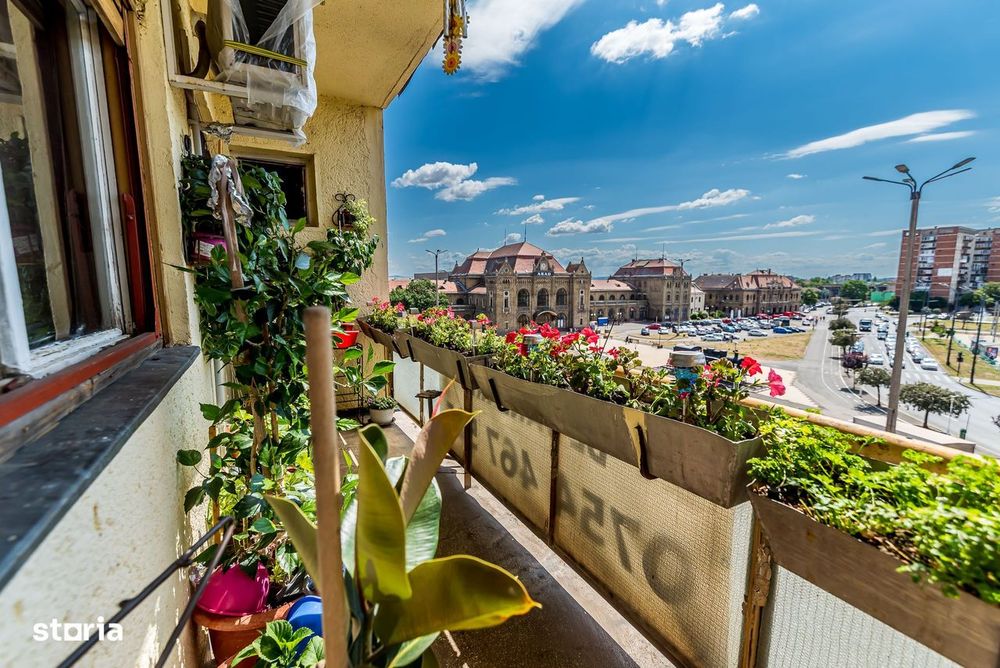 Apartament cu 4 camere decomandat cu vedere panoramica