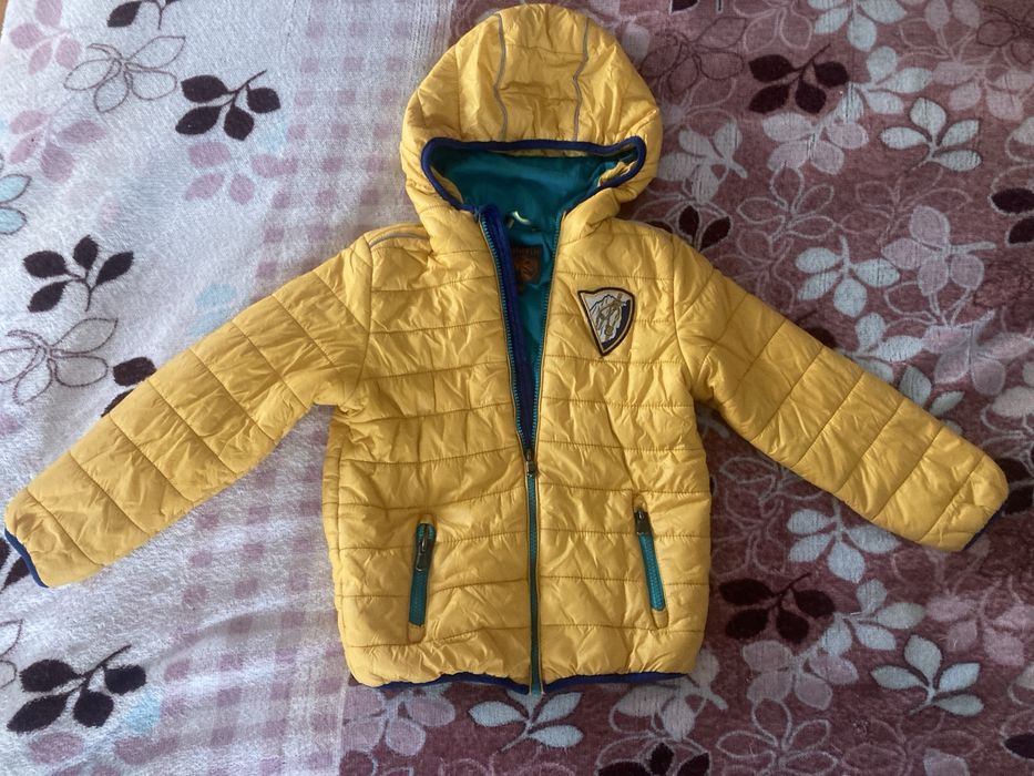 Продам куртку для мальчиков