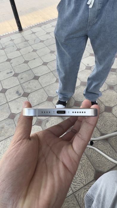 Iphone 15 pro max white