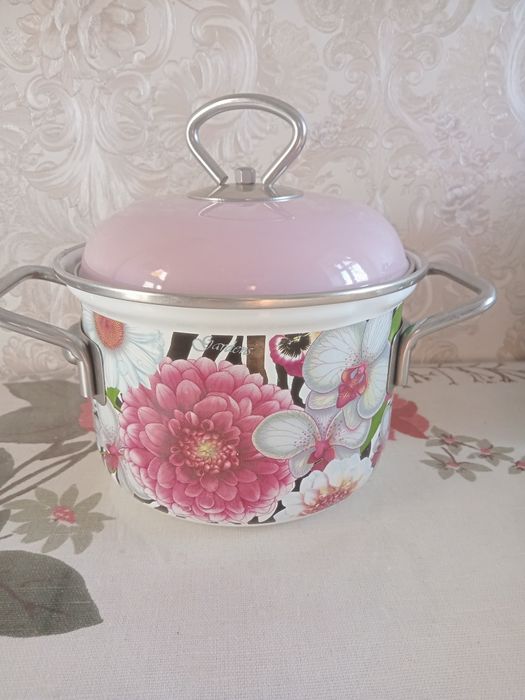 Продам кастрюлю 1,5 л