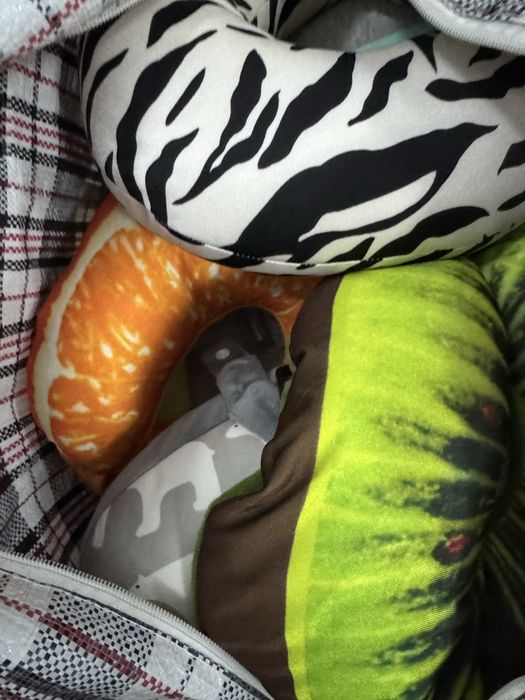 Подушка для шеи в дорогу