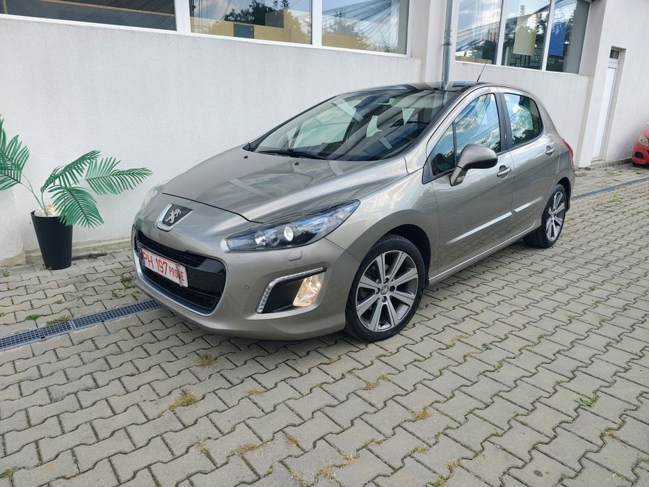 Peugeot 308 Feline FULL Hatchback 2012 Euro 5 1.6 Hdi Navi/!Bixenon adaptiv / Panoramoc/ Led / Piele crem etc..