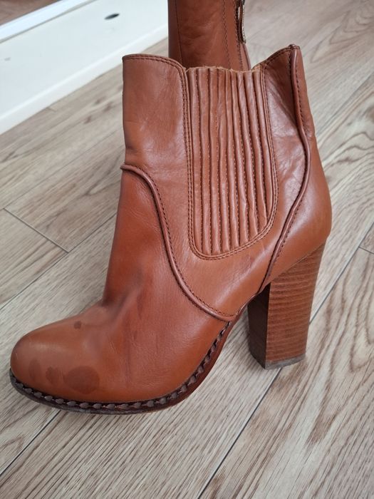 Продам кожаные полусапожки на каблуке