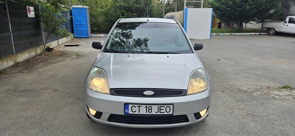 Ford fiesta 1.4 benzină stare bună acte la zii