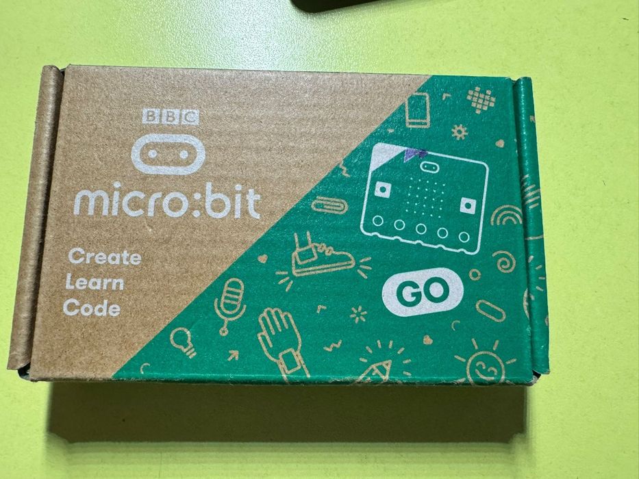 Micro:bit v2 roșu