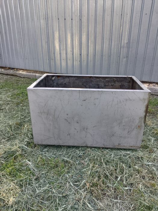 Продам бочку из нержавейки советская тяжолая пищевая разм1,25м-70-70