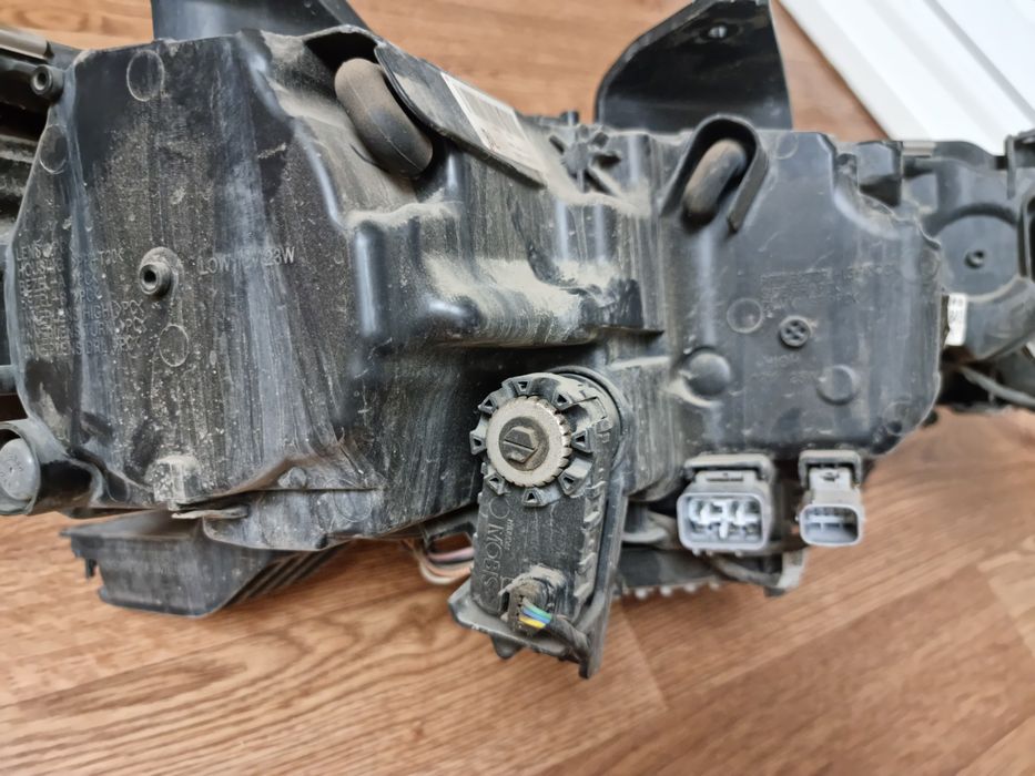 Мицубиси Аутлендер 2021+ фара левая