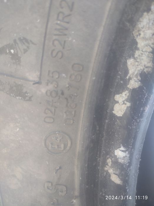 Продам летнюю резину на 18