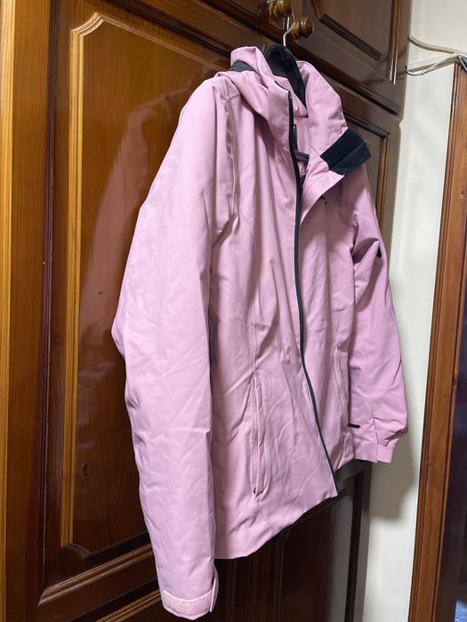 Ски яке- размер 1,60 см.и панталон - размер 1,50 за момиче