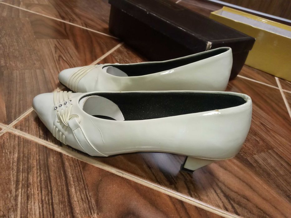 «Arzon narxda» Ayollar uchun kiyim hammasi birga 60 ming som