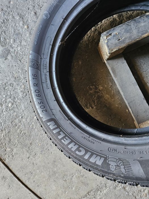 4 anvelope iarna 205 60 16 Michelin  7mm 2023