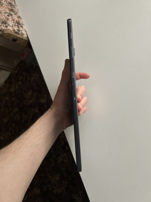 Samsung Galaxy Tab A (2016)+оригинално зарядно и безплатен калъф