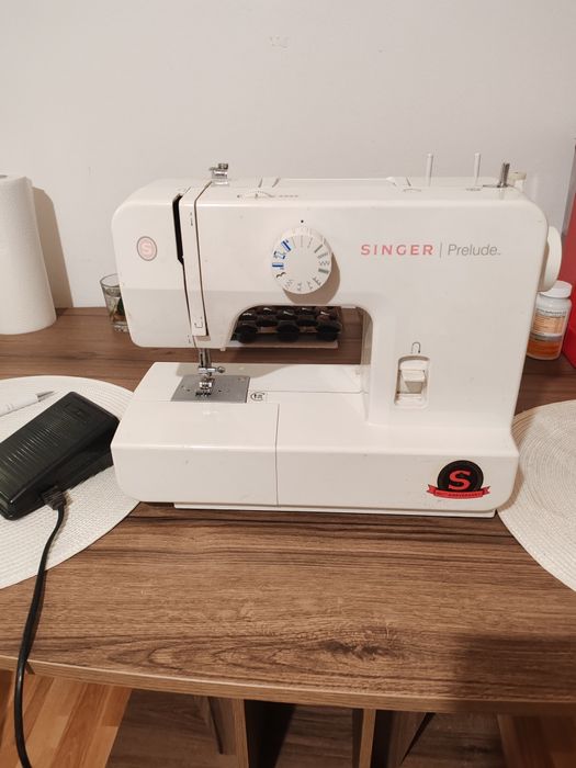 Masina de cusut Singer