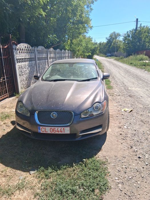 Vand Jaguar XF  detalii in privatt