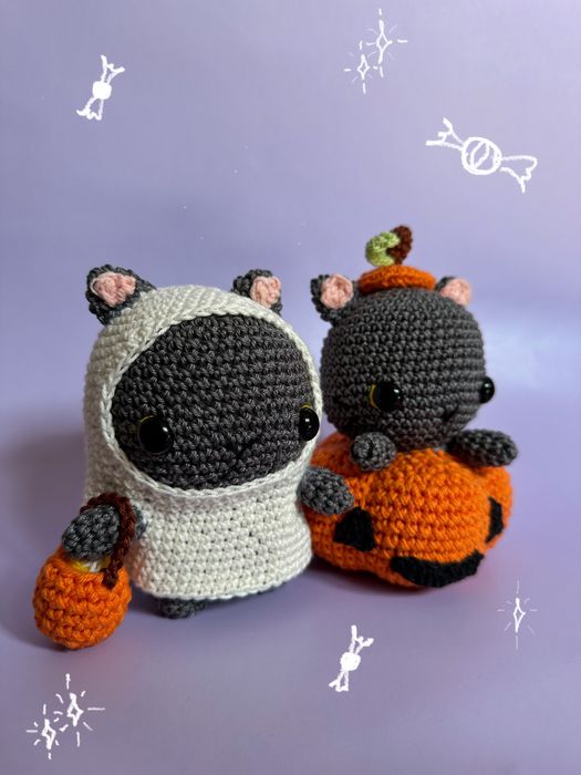 Игрушки вязаные коты