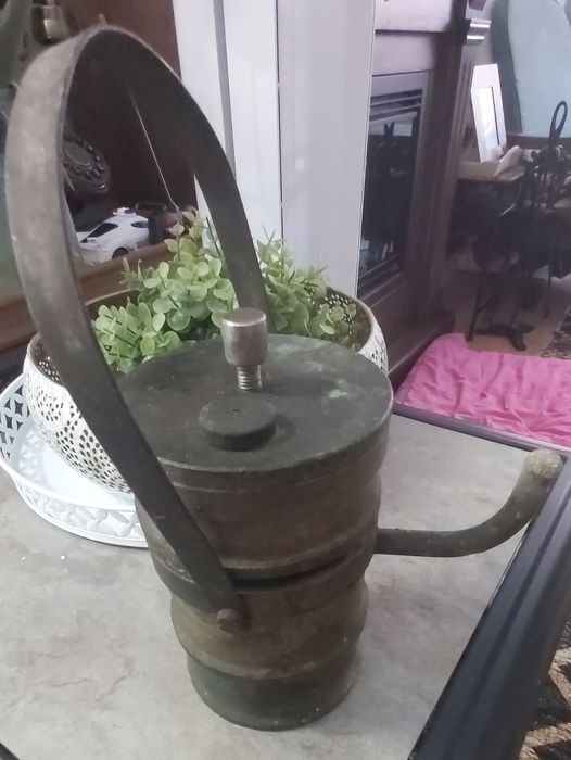 Lampa veche miner cu carbid din alama