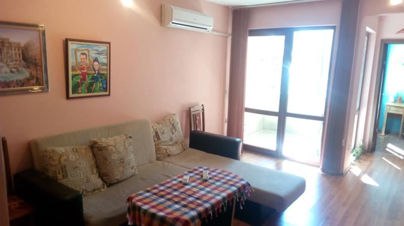 Дава се под наем Тристаен апартамент в София, Зона Б-19 - 100 кв.м за 640 € - Снимка #1