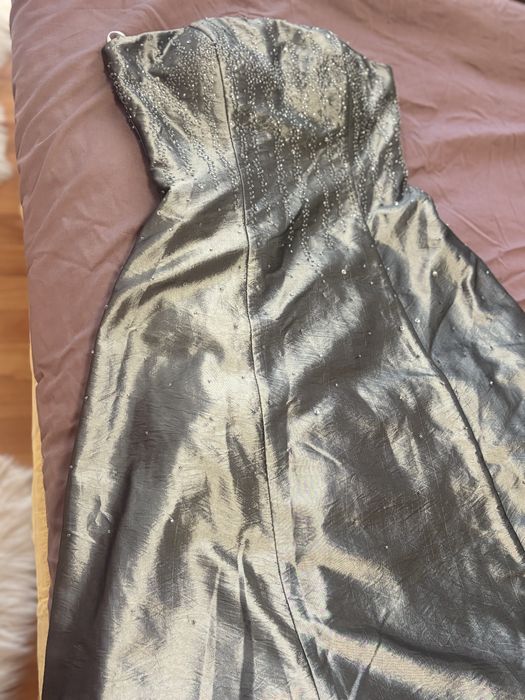 Официална рокля